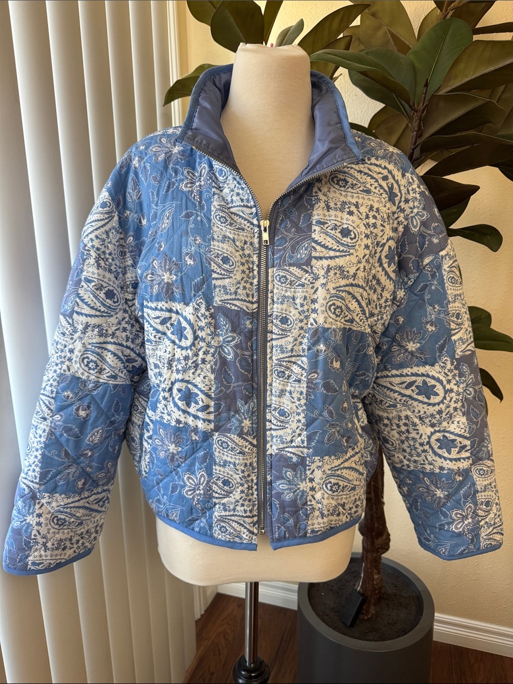 7 For All Mankind Patchwork Quilted Floral Paisley Shades Of Blue Jacket Size L